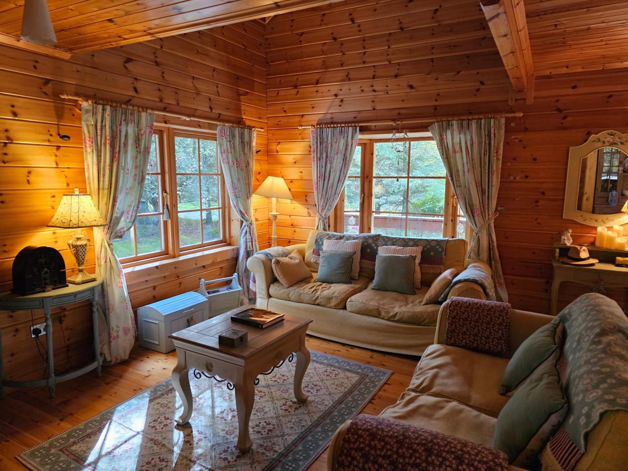 Forest Lodge Log Cabin - Ireland Балліконнелл Екстер'єр фото