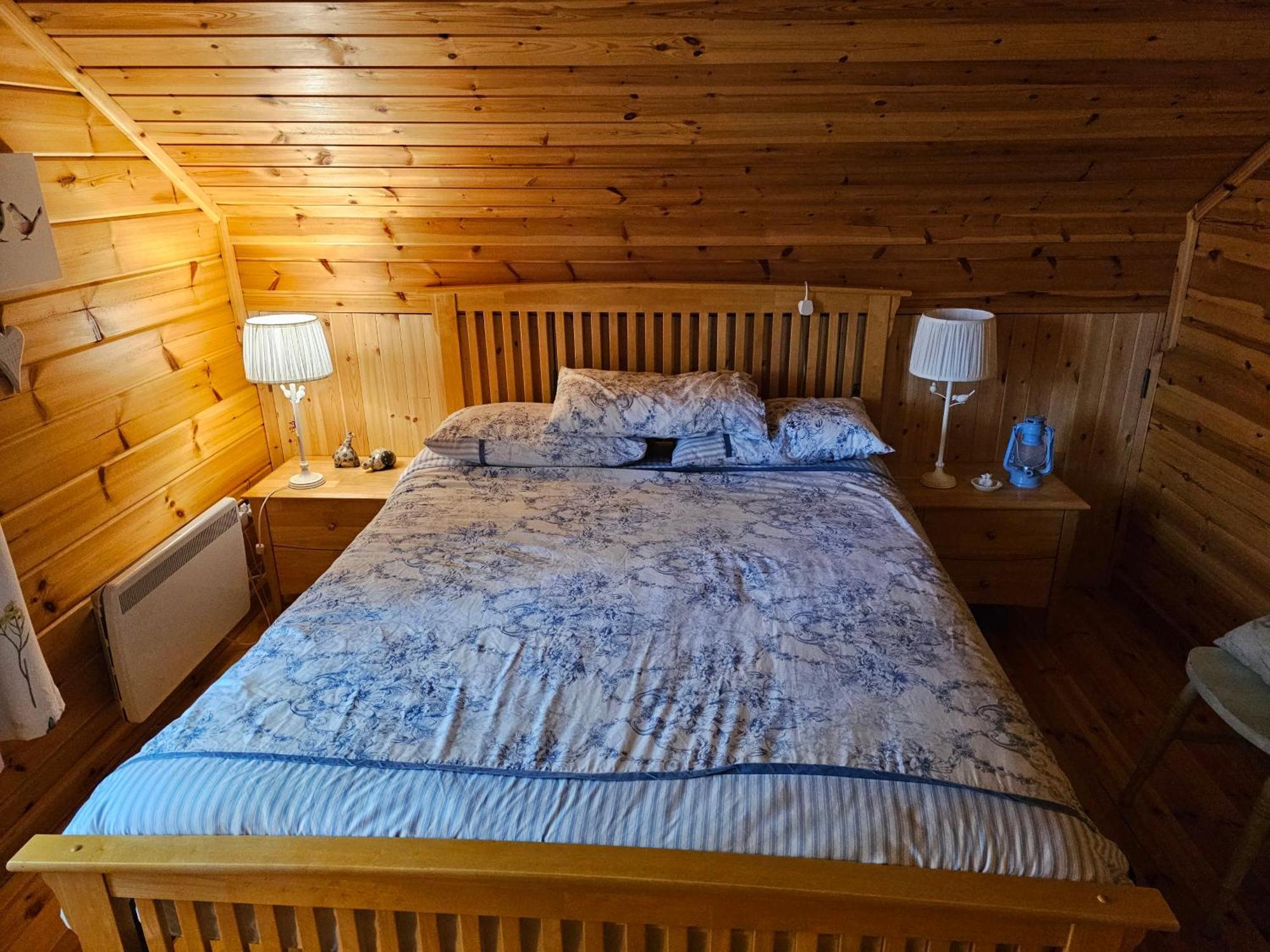 Forest Lodge Log Cabin - Ireland Балліконнелл Екстер'єр фото